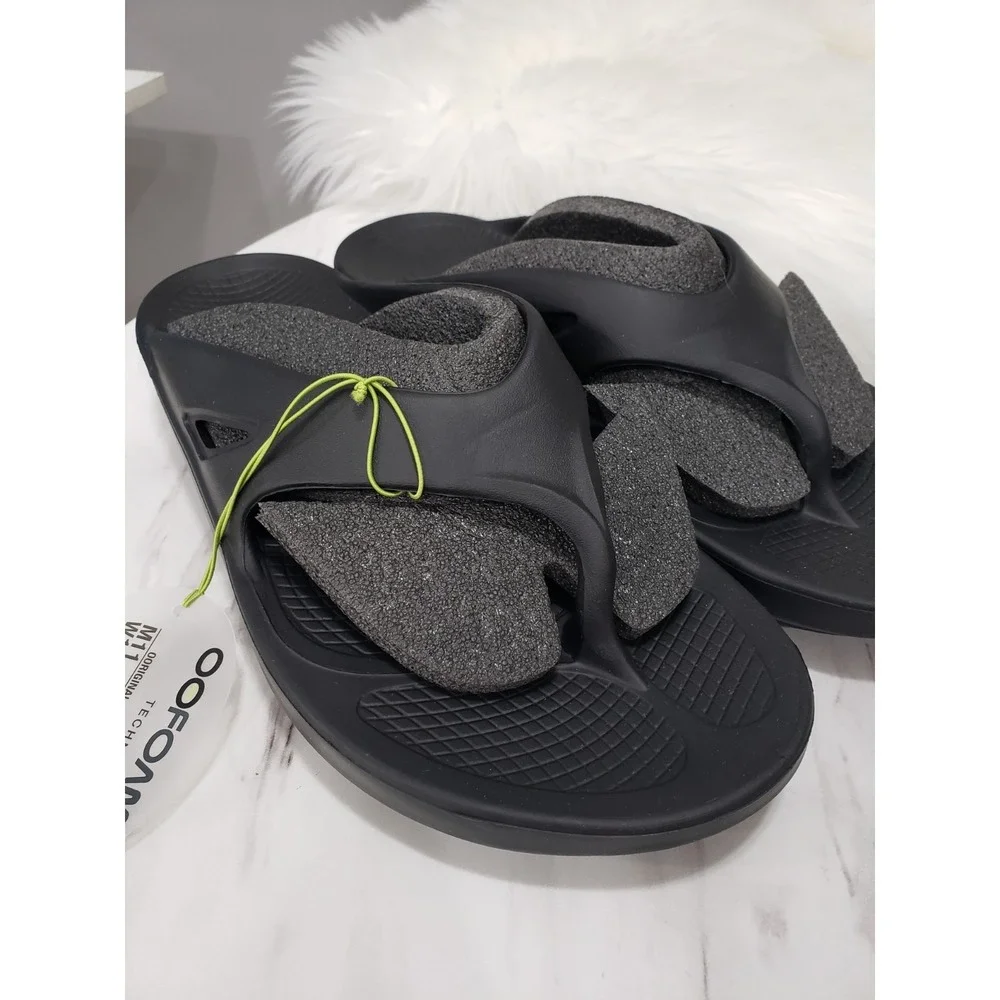 NWT MENS 11 OOFOS OOriginal Unisex Black Sandals SOLID BLACK FLIP FLOP WOMENs 13